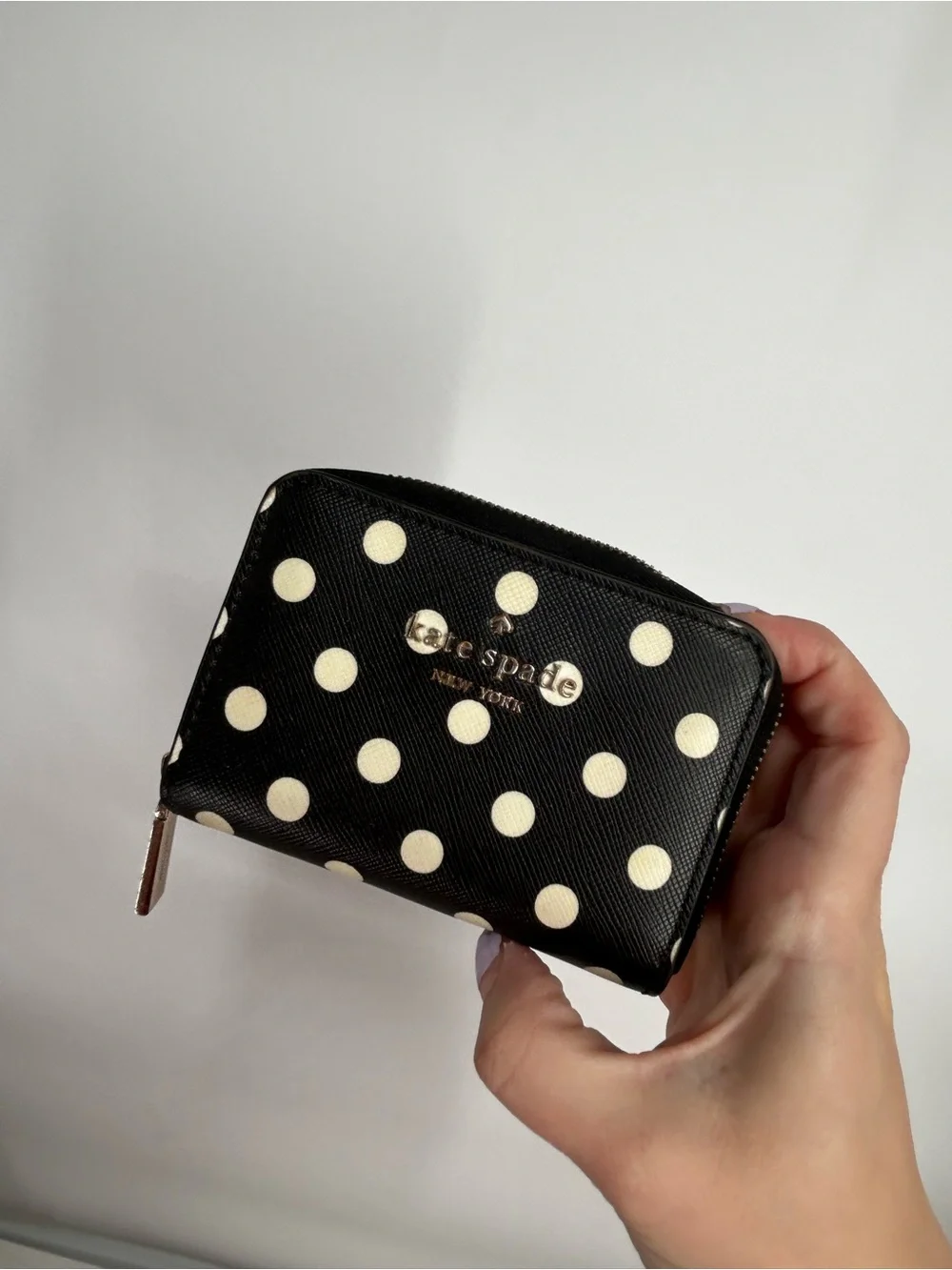 Kate Spade New York Cameron Pictur Black White Polka Dot Small Zip Bifold Wallet